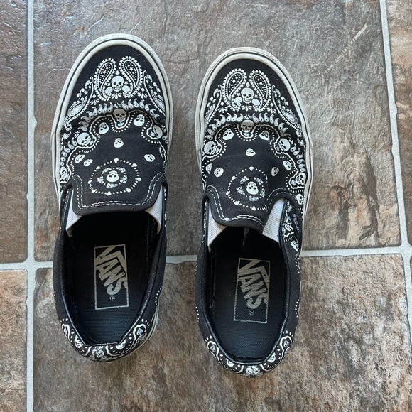 Vans Classic Bandana Print Slip-On - Picture 3 of 5
